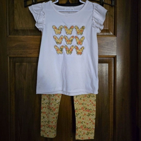 BTWEEN: 2-Piece Set, SS Top w/🦋 & Flutter Sleeves, Matching Pants, Size: 6, EUC - Picture 4 of 12